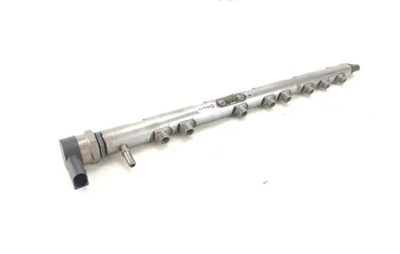 BMW M5 Fuel injector supply line/pipe 