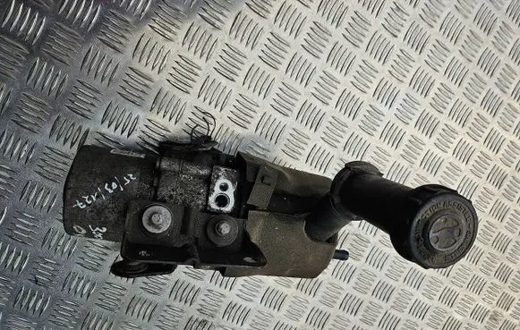 Peugeot 3008 I Power steering pump 9676557880