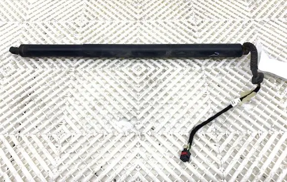 Volkswagen PASSAT B8 Shock absorber/damper mounting bracket 3G9827851A