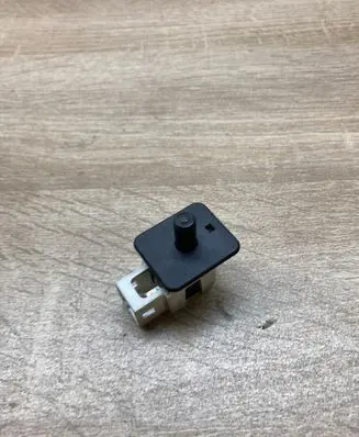 Mercedes-Benz E W211 Front door sensor 2028209410