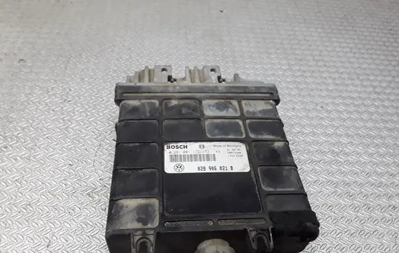 Volkswagen PASSAT B4 Engine control unit/module 0281001172 028906021B