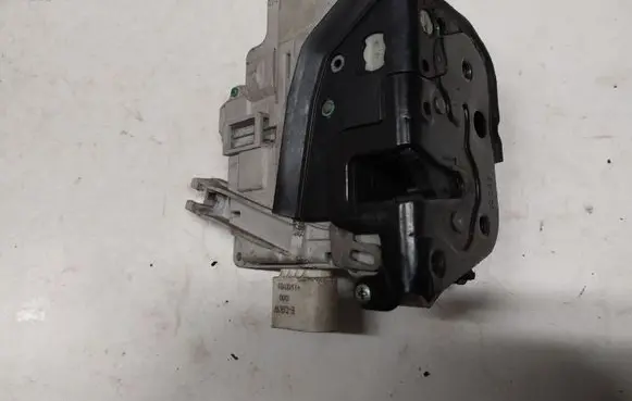 Audi A6 S6 C6 4F Front door lock 4F2837016