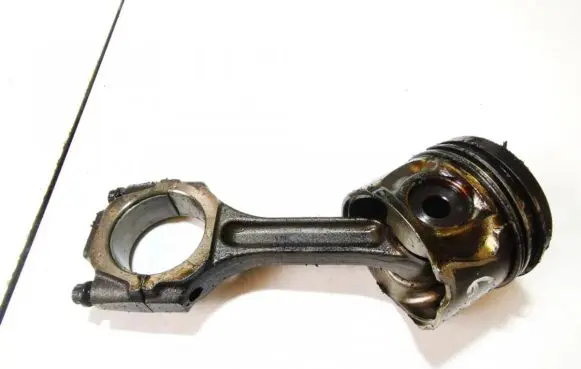 Hyundai Elantra Piston with connecting rod
