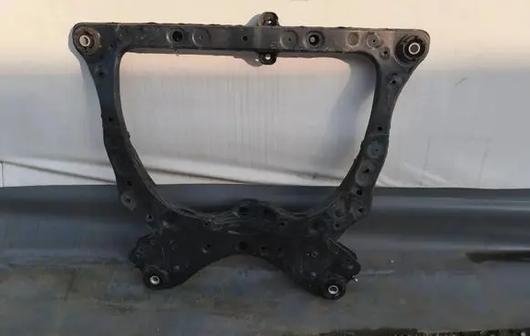 Toyota Camry VIII XV70 Front subframe NOTSPECIFIED