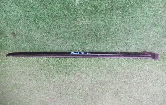 Peugeot 5008 II Rubber seal loading door window/glass 