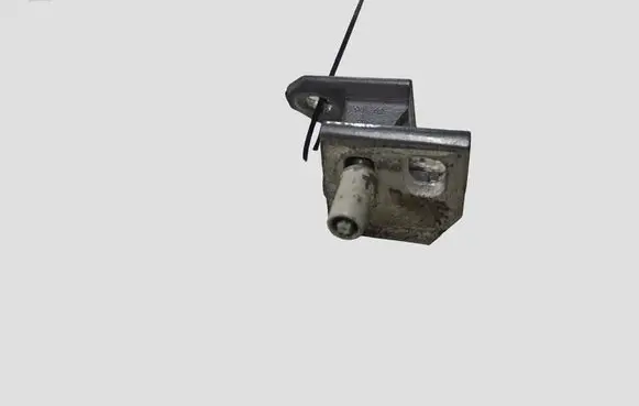 Volkswagen Golf V Front door upper hinge
