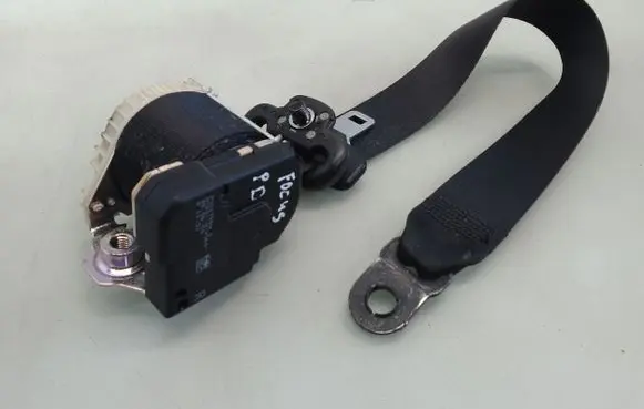 Ford Focus Front seatbelt