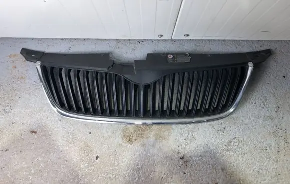 Skoda Yeti (5L) Front grill 5L0853668
