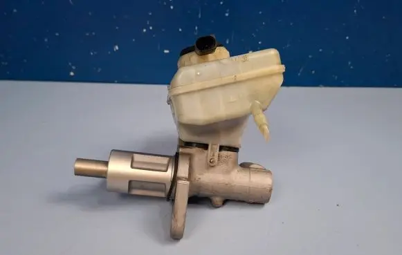Audi Q5 SQ5 Master brake cylinder 8K0611301A