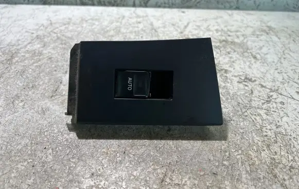 Toyota Auris E180 Electric window control switch GE0025834