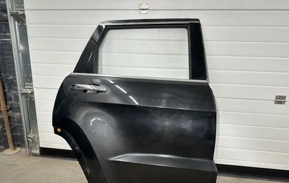 Jeep Grand Cherokee Rear door 