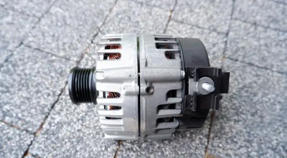 Mercedes-Benz C W205 Generator/alternator A0009069905 121136253 Q3200A