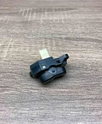 Mazda 323 F Central locking switch button 95621G4N