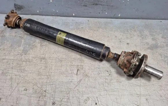 Mitsubishi Pajero Rear driveshaft/prop shaft MR498390