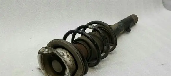 BMW 1 E81 E87 Front shock absorber with coil spring 6786017