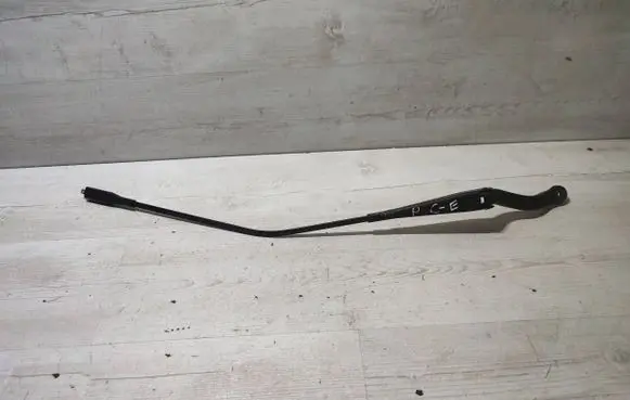 Opel Corsa E Front wiper blade arm 13284134