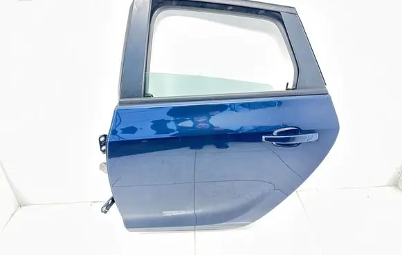 Opel Astra J Rear door