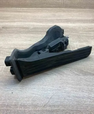 Volkswagen PASSAT B7 Accelerator throttle pedal 1K1721503AL 6PV01103900