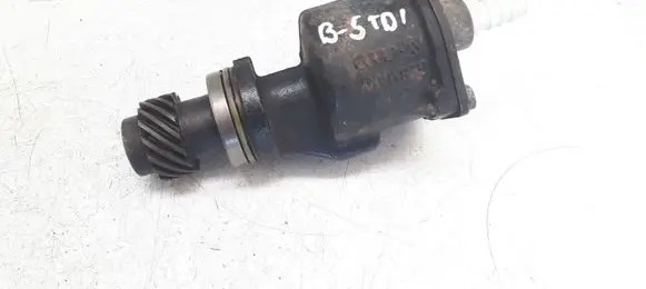 Volkswagen PASSAT B5 Vacuum pump 028207A