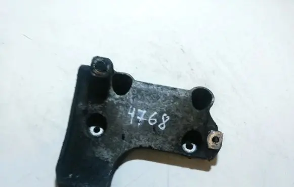 BMW 1 E81 E87 Engine mounting bracket