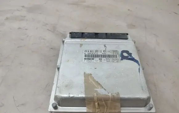 Mercedes-Benz Sprinter W906 Engine control unit/module A6111531191 0281011747 1039S07522