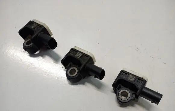 Peugeot 508 II Airbag deployment crash/impact sensor 9813701080
