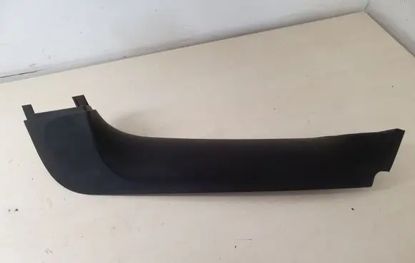 Volkswagen Touareg I Trunk/boot lower side trim panel 7L6867671