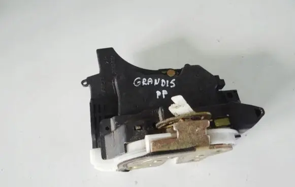 Mitsubishi Grandis Front door lock