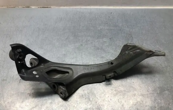 Audi A6 S6 C7 4G Fender mounting bracket 4G0821136A