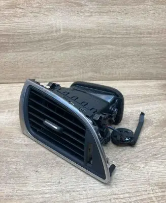 Audi A6 S6 C7 4G Dashboard side air vent grill/cover trim 4G2820901