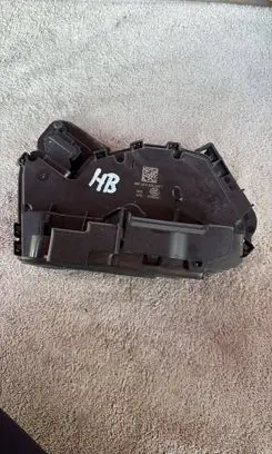 Volkswagen Golf VII Rear door lock 5TA839016E