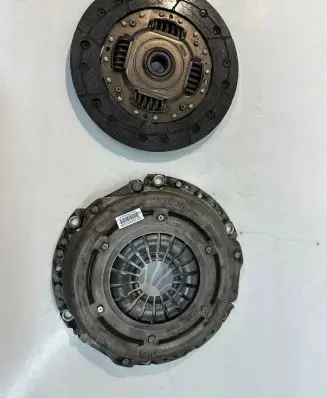 Ford Fiesta Clutch set kit 8V217563AC 121002R 023082001312