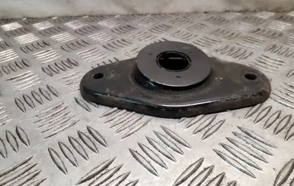 Mini One - Cooper Coupe R56 Front shock absorber mounting bracket 