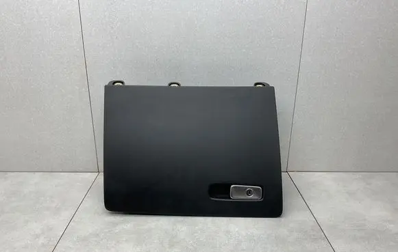 Audi Q3 8U Glove box 