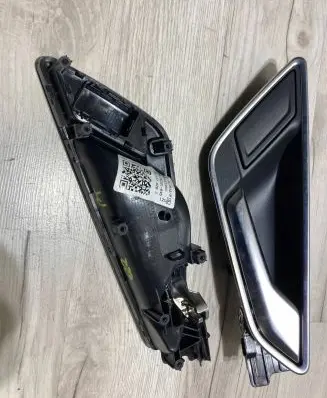 Audi Q2 - Front door interior handle 81A837020C