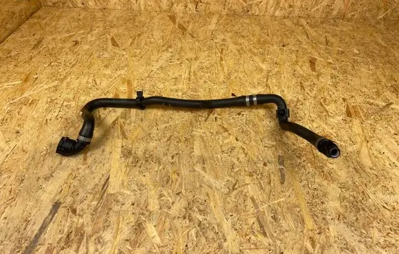 BMW 4 F36 Gran coupe Engine coolant pipe/hose 8662837