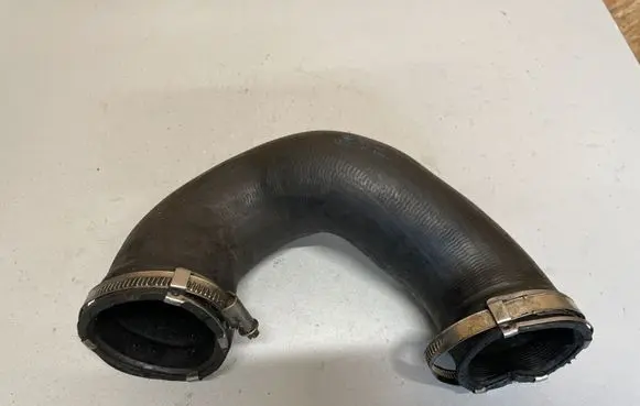 Audi Q7 4L Engine coolant pipe/hose 7L6145972E