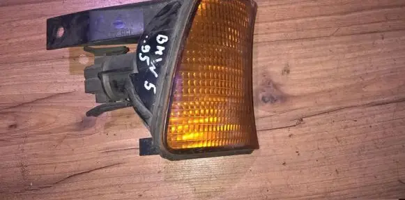 BMW 5 E34 Front indicator light 1384034 155042