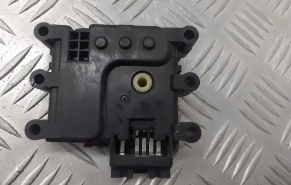 Mazda 5 A/C air flow flap actuator/motor 