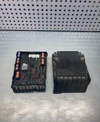 Volkswagen PASSAT B7 Fuse module 3C0937125 63592777