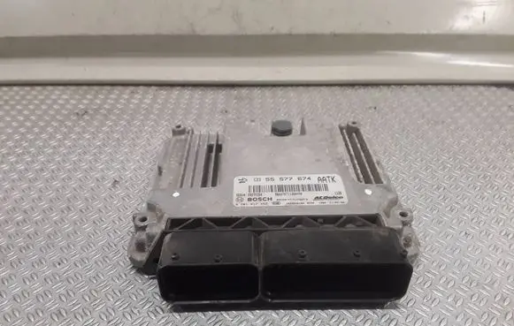 Opel Insignia A Engine control unit/module 55575350 0281017452 55577674