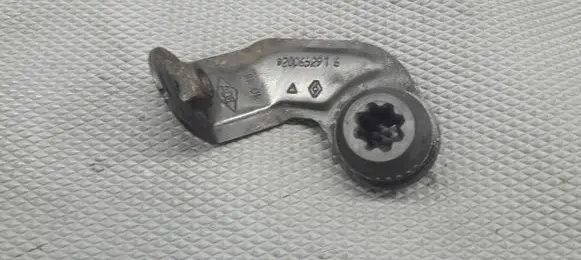 Renault Twingo II Radiator mount bracket 8200652916