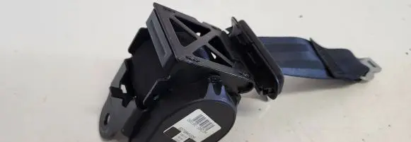 Middle seatbelt (rear)