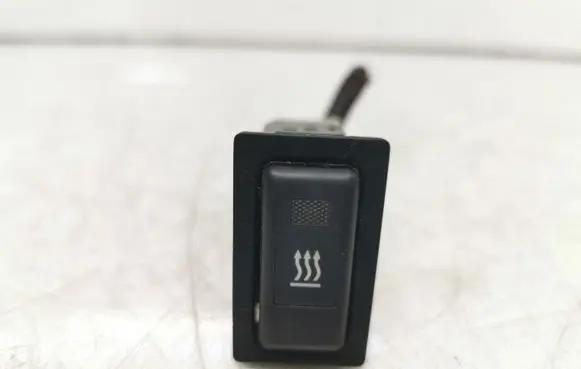 Toyota Avensis T250 Windscreen/window heater switch 153261 153337