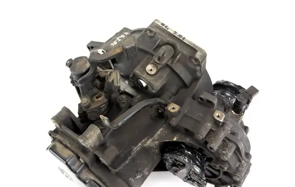 Volkswagen Golf IV Manual 5 speed gearbox EGC M56CF31 EGC24039