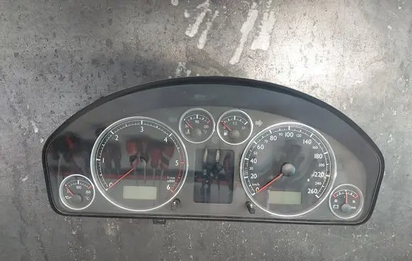 Volkswagen Sharan Speedometer (instrument cluster) 7M3920840N YM2110849ADD
