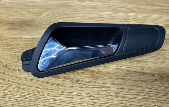 Volkswagen PASSAT B6 Front door interior handle CZVG5
