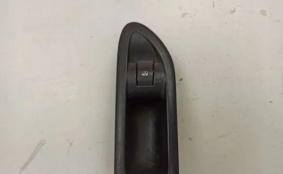 Renault Laguna II Quarter vent window switch 