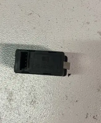 BMW 1 E81 E87 AUX in-socket connector 6930561