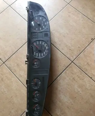 Speedometer (instrument cluster)
